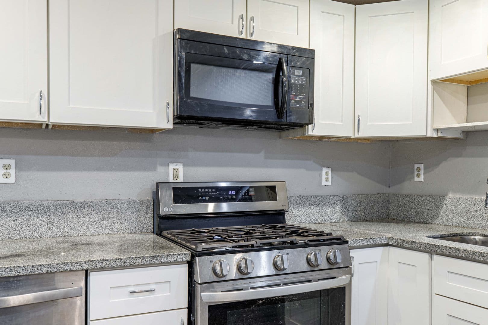 Riverbank House: 3038 Topeka St