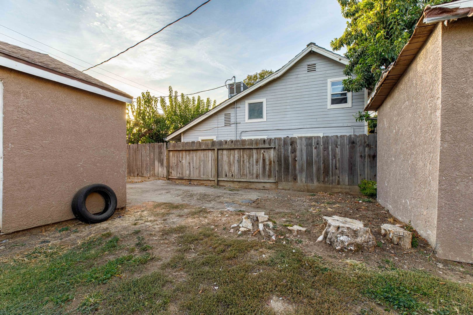 Merced Apartment: 536 W. 10th St