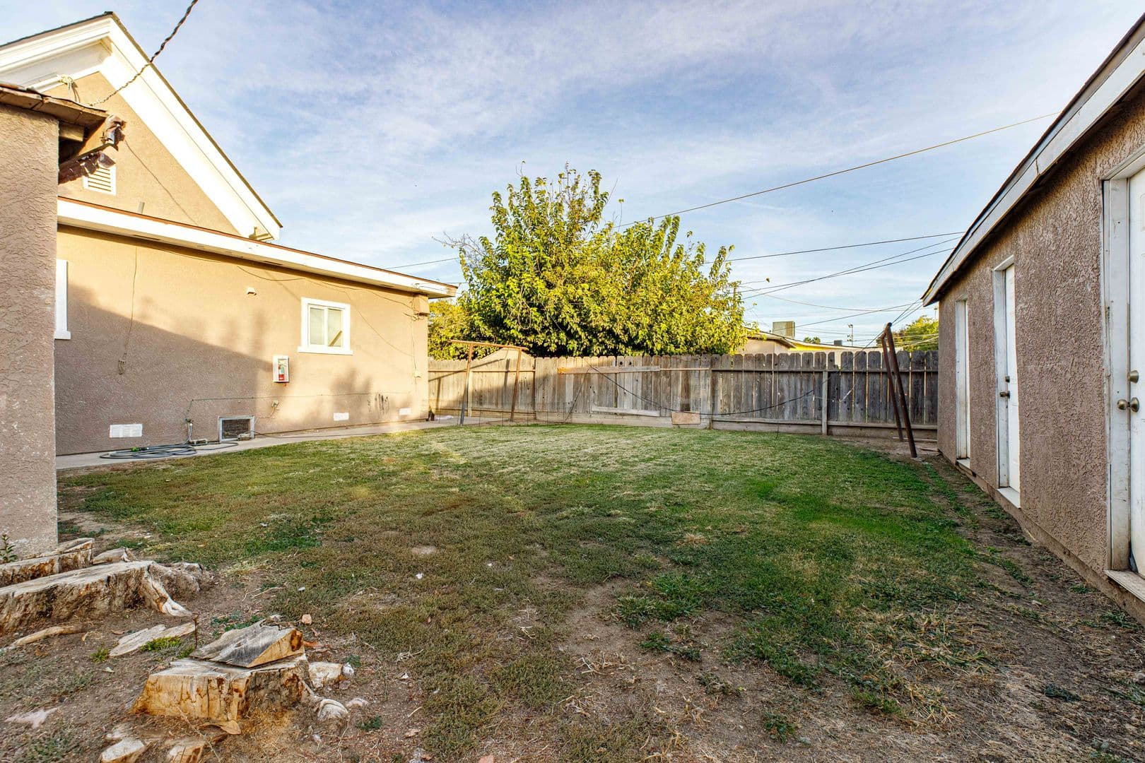 Merced Apartment: 536 W. 10th St