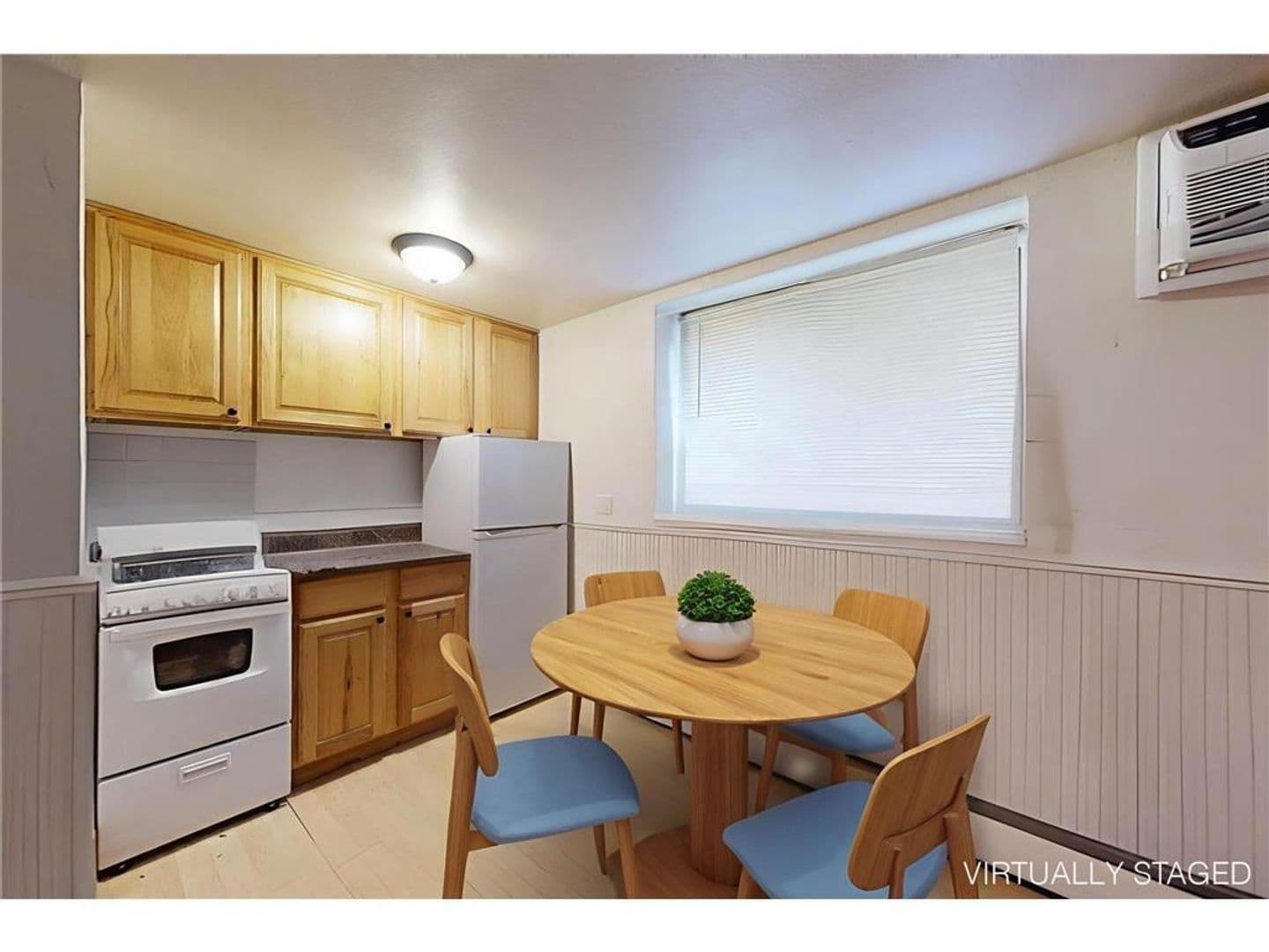 Minneapolis Apartment: 1913 Emerson Ave S
