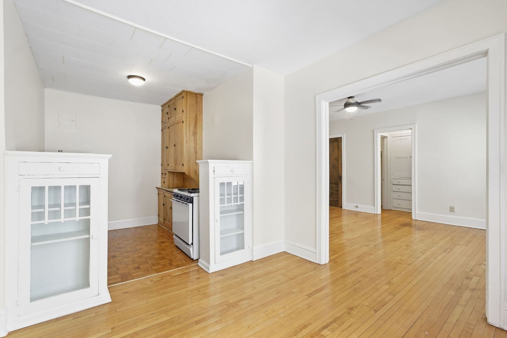Minneapolis Apartment: 214 E 19th St
