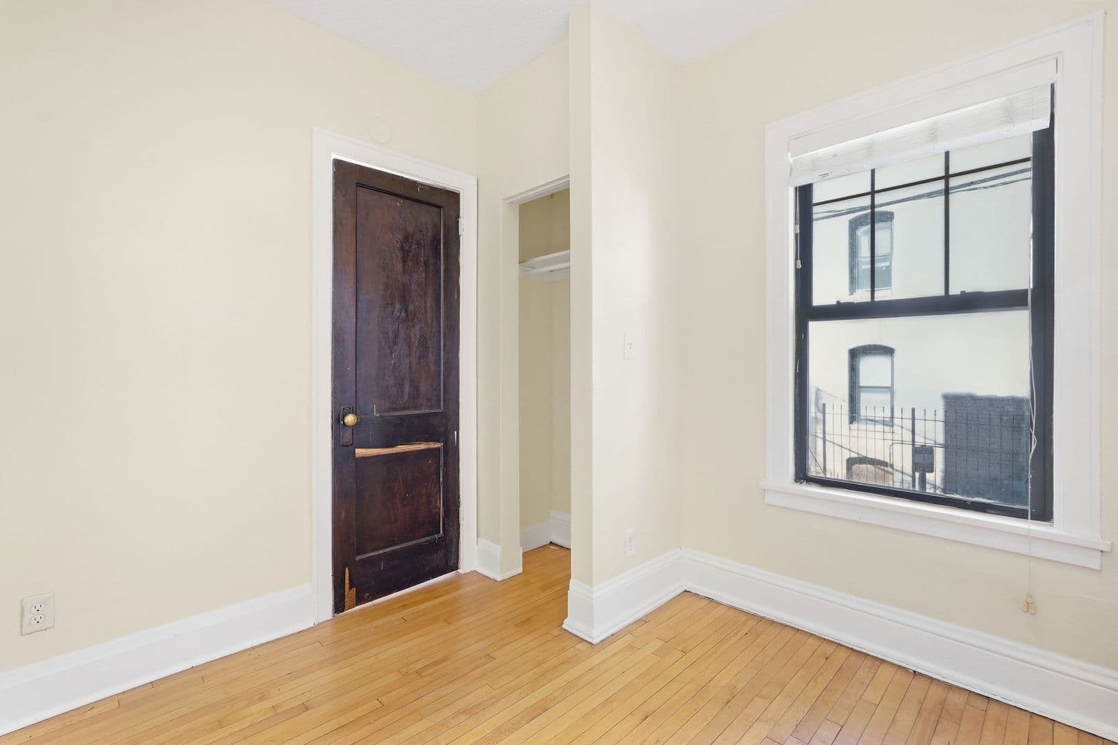 Minneapolis Apartment: 214 E 19th St