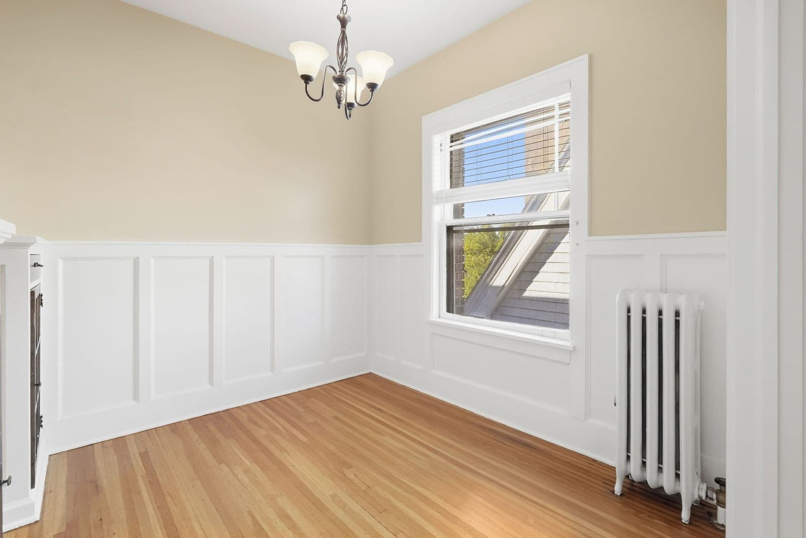 Minneapolis Apartment: 2545 Garfield Ave S