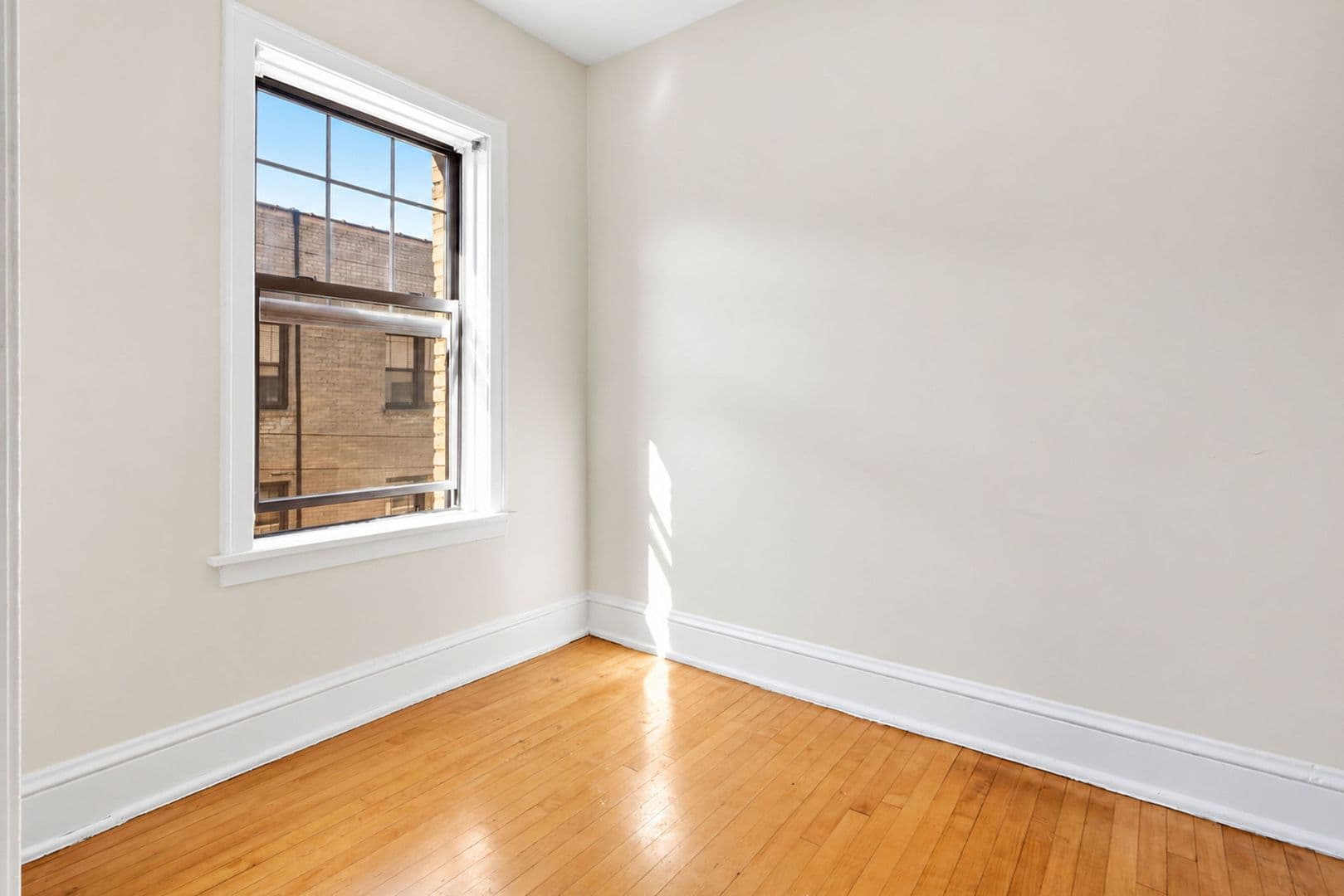 Minneapolis Apartment: 214 E 19th St