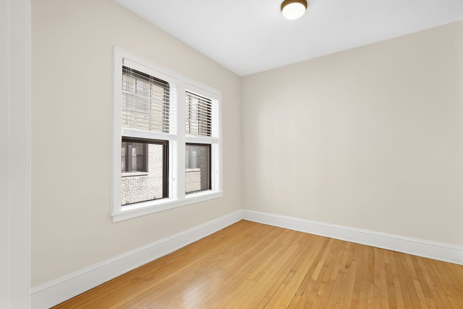 Minneapolis Apartment: 214 E 19th St