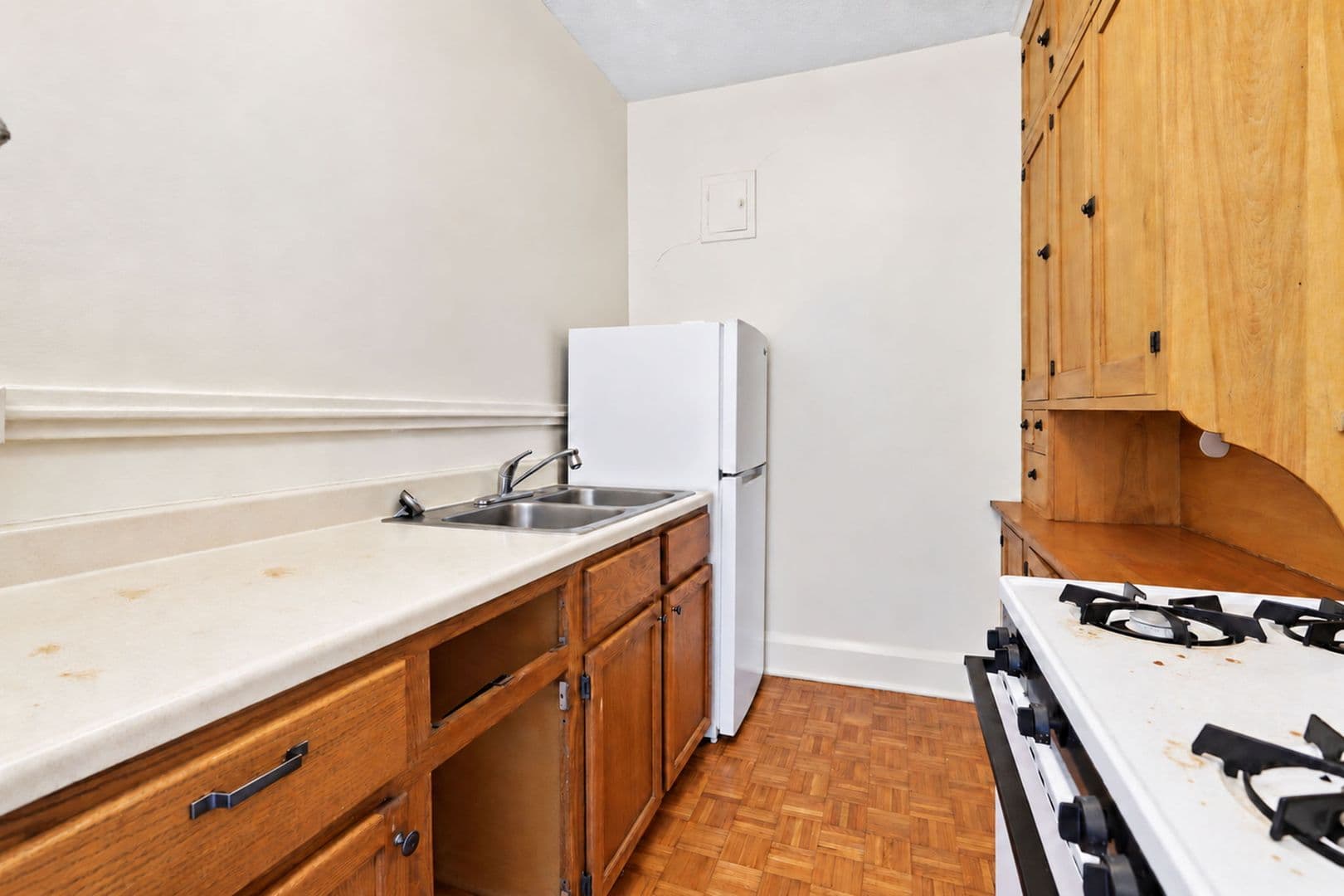 Minneapolis Apartment: 214 E 19th St