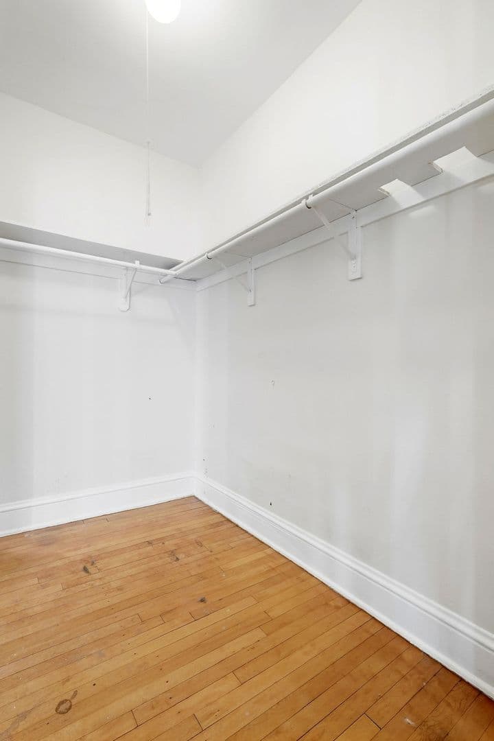 Minneapolis Apartment: 214 E 19th St