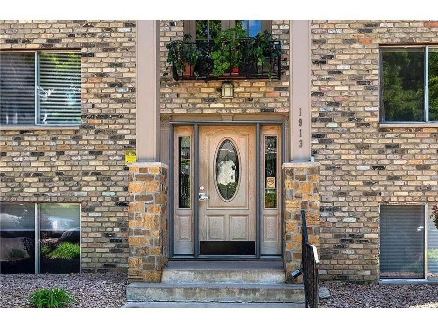 Minneapolis Apartment: 1913 Emerson Ave S
