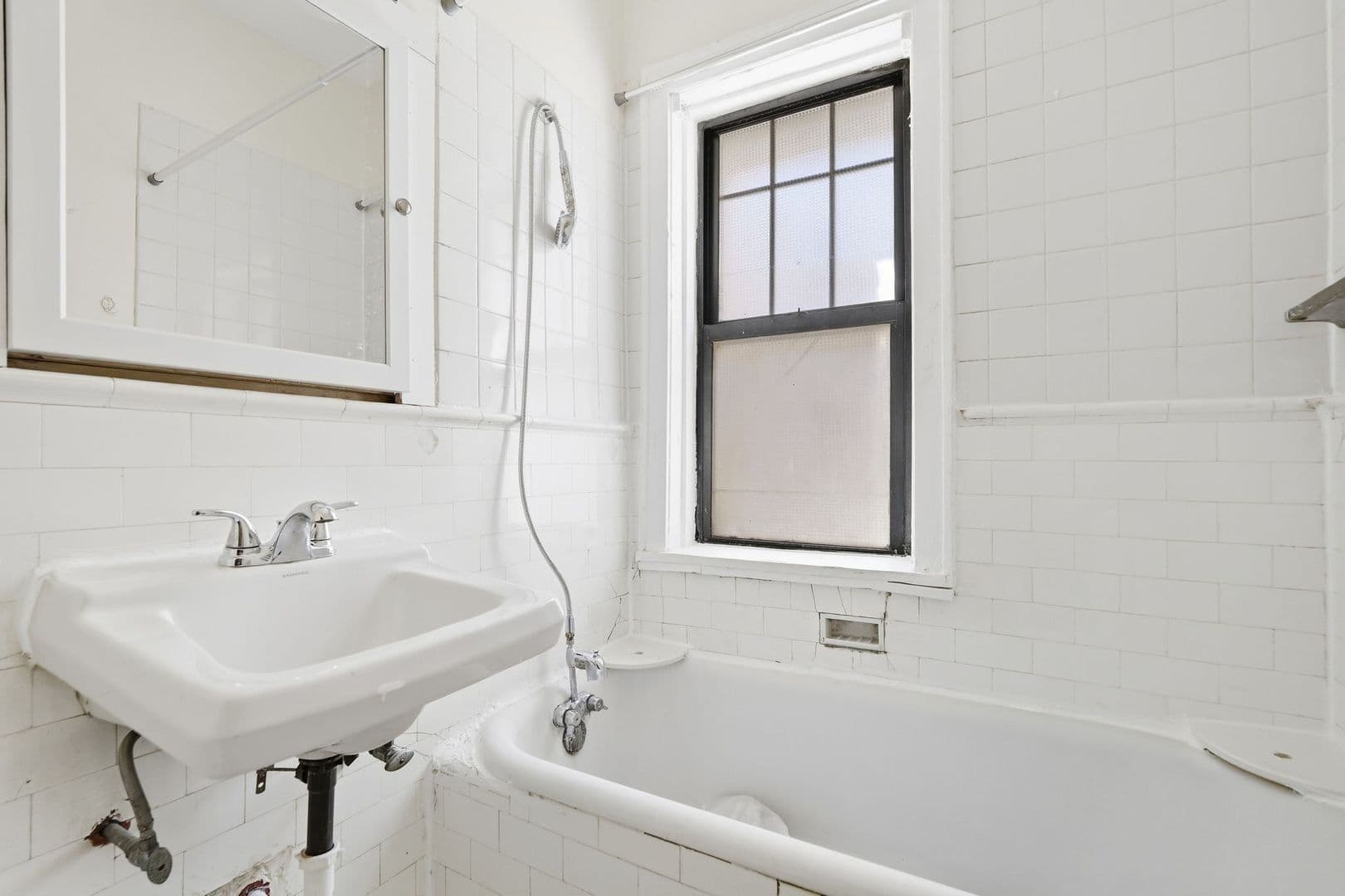 Minneapolis Apartment: 214 E 19th St