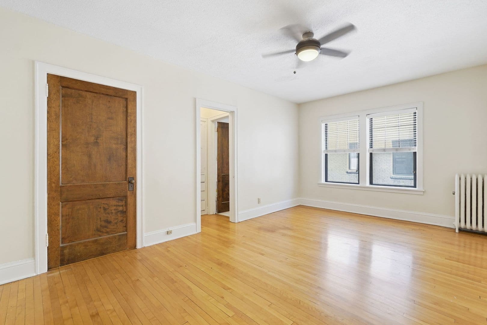 Minneapolis Apartment: 214 E 19th St