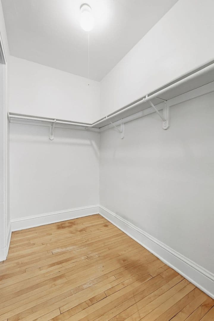 Minneapolis Apartment: 214 E 19th St