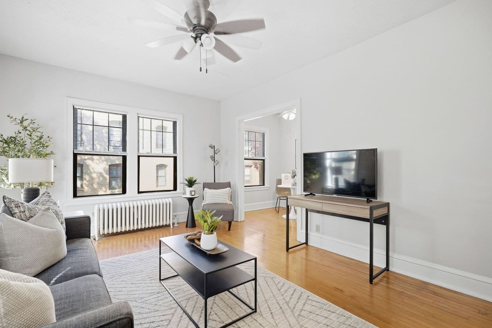 Minneapolis Apartment: 220 E 19th St