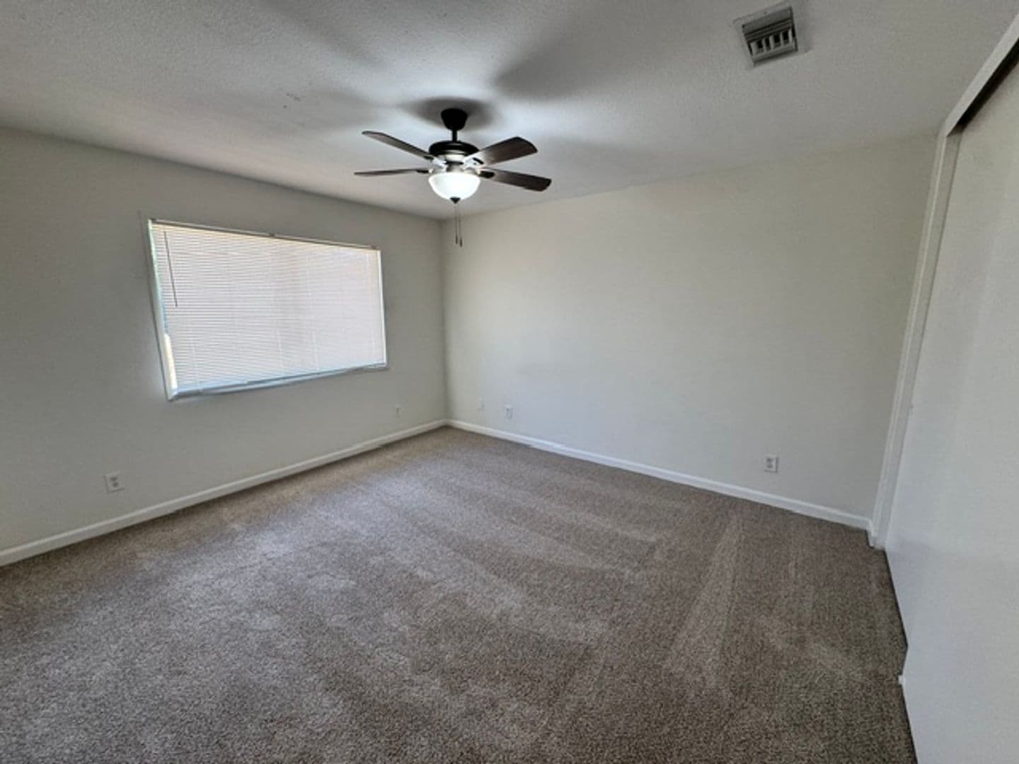 Lancaster House: 40926 174th Street East