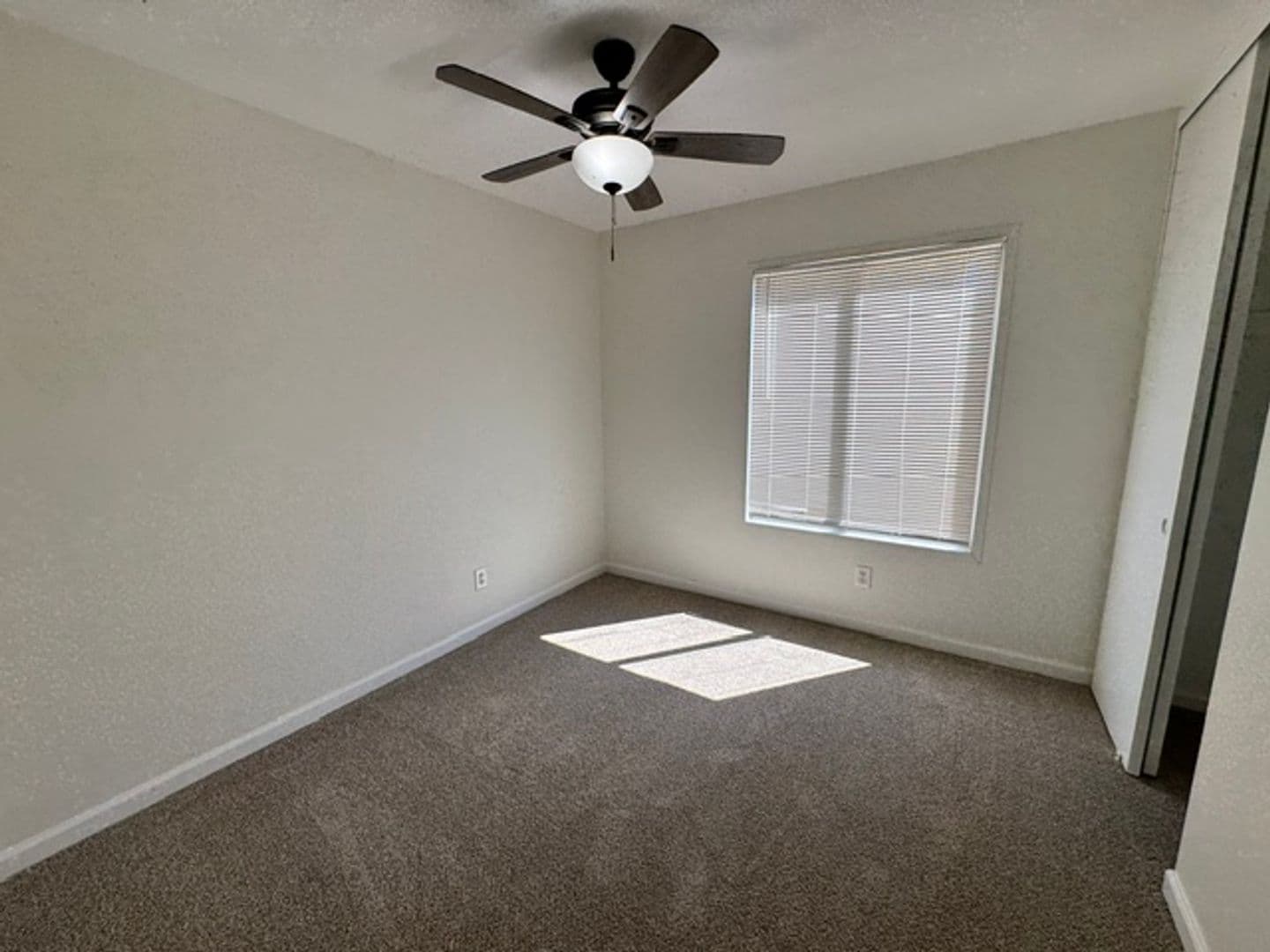 Lancaster House: 40926 174th Street East