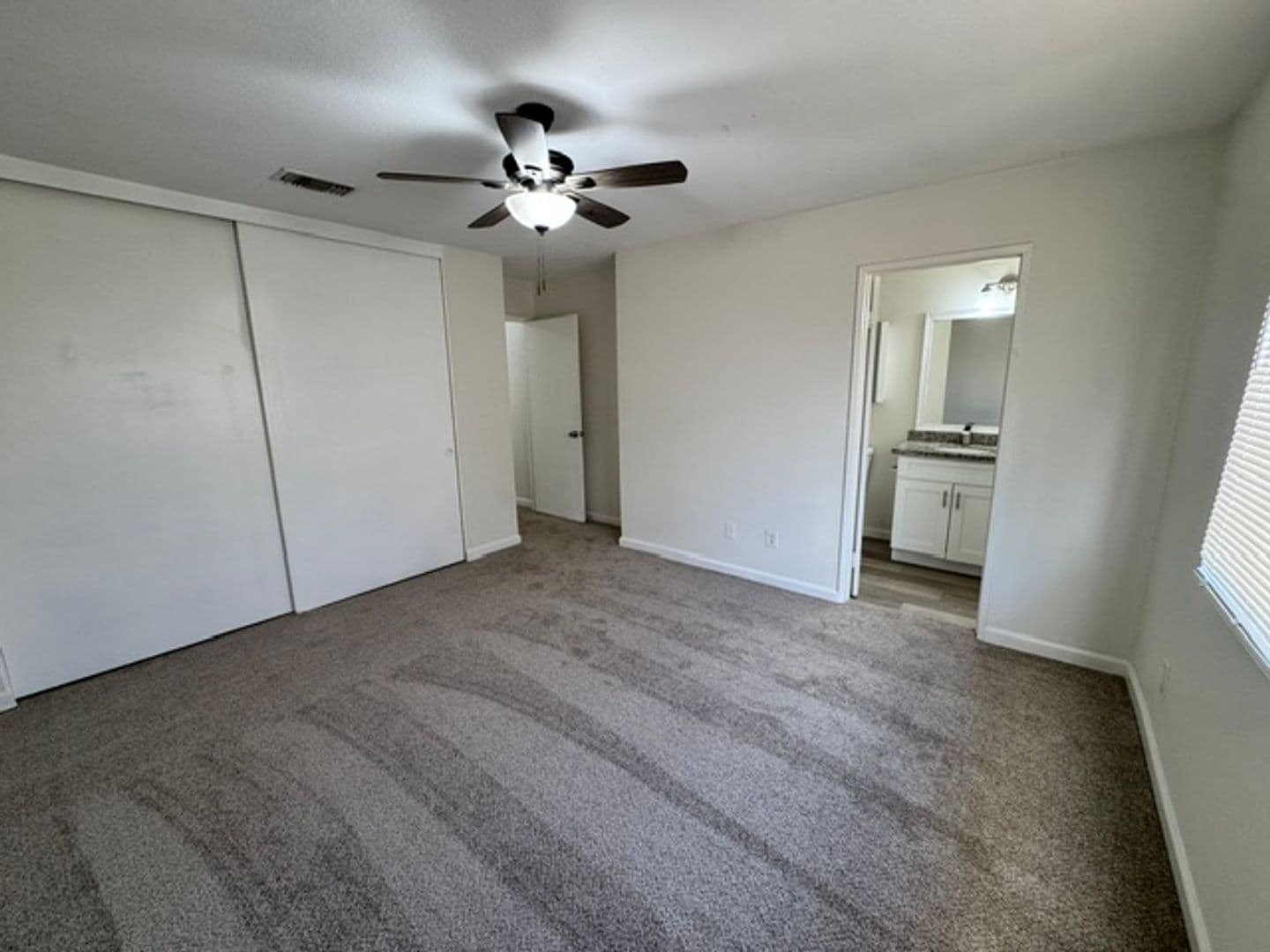 Lancaster House: 40926 174th Street East