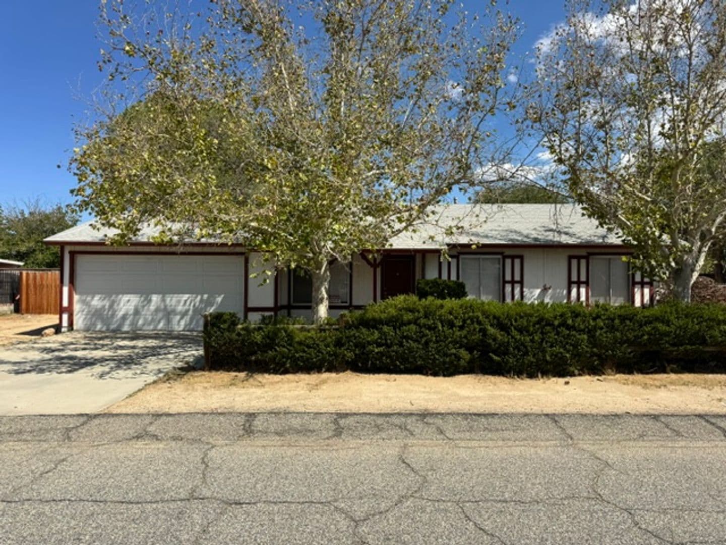 Lancaster House: 40926 174th Street East