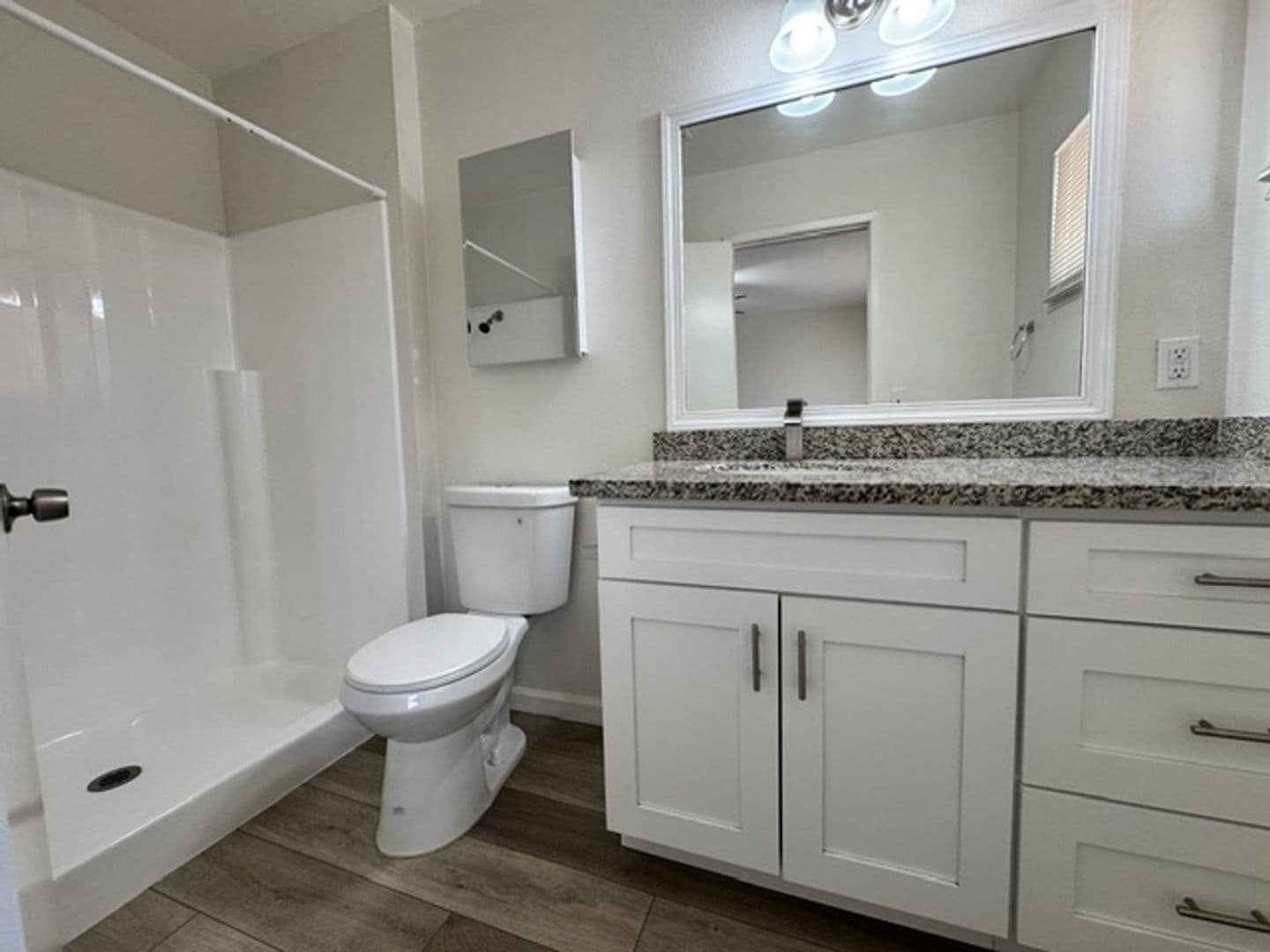 Lancaster House: 40926 174th Street East