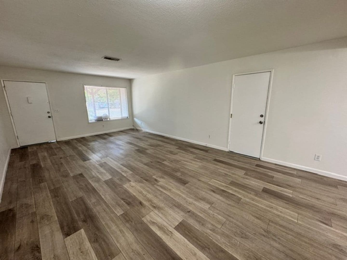 Lancaster House: 40926 174th Street East
