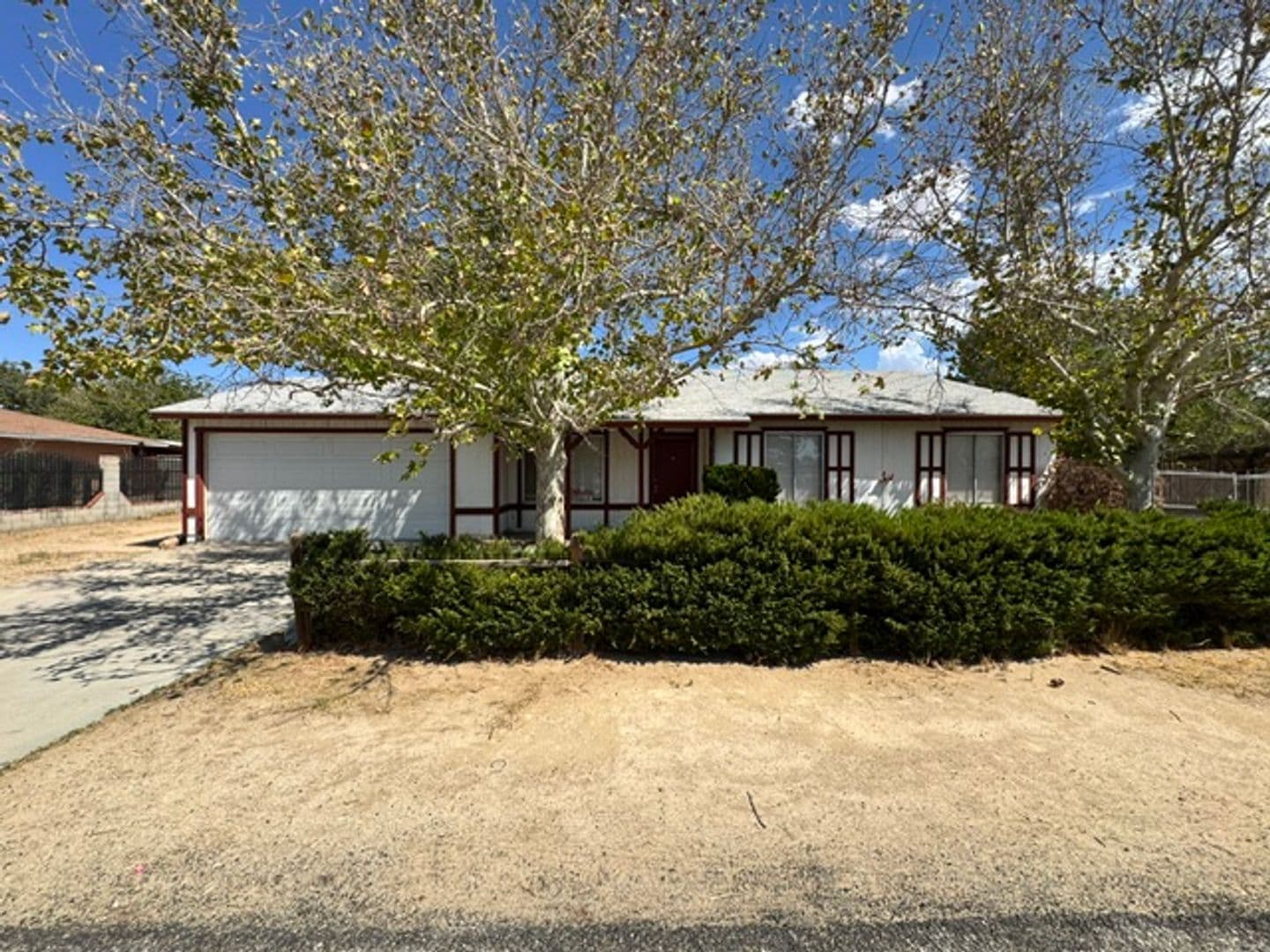 Lancaster House: 40926 174th Street East