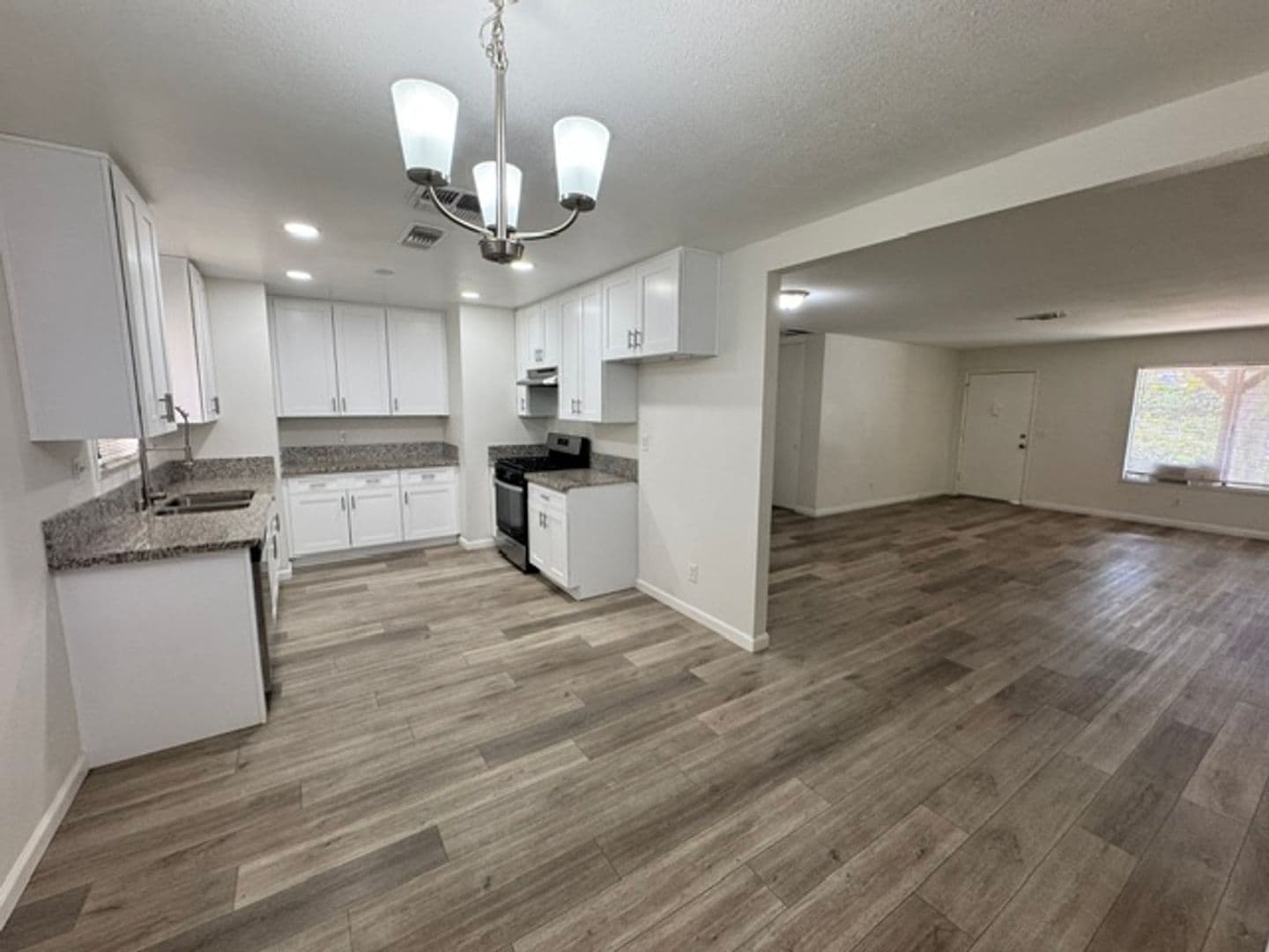 Lancaster House: 40926 174th Street East