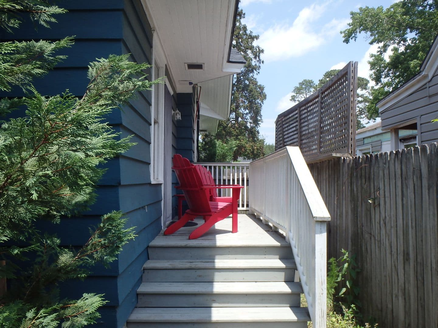 Savannah House: 325 East 49th Street