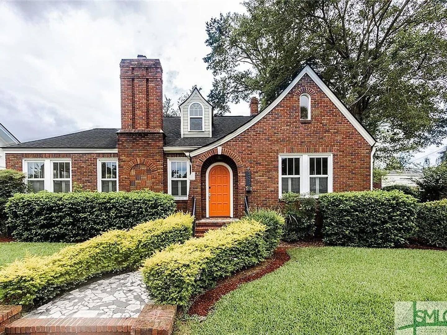 Savannah House: 331 E 54th Street