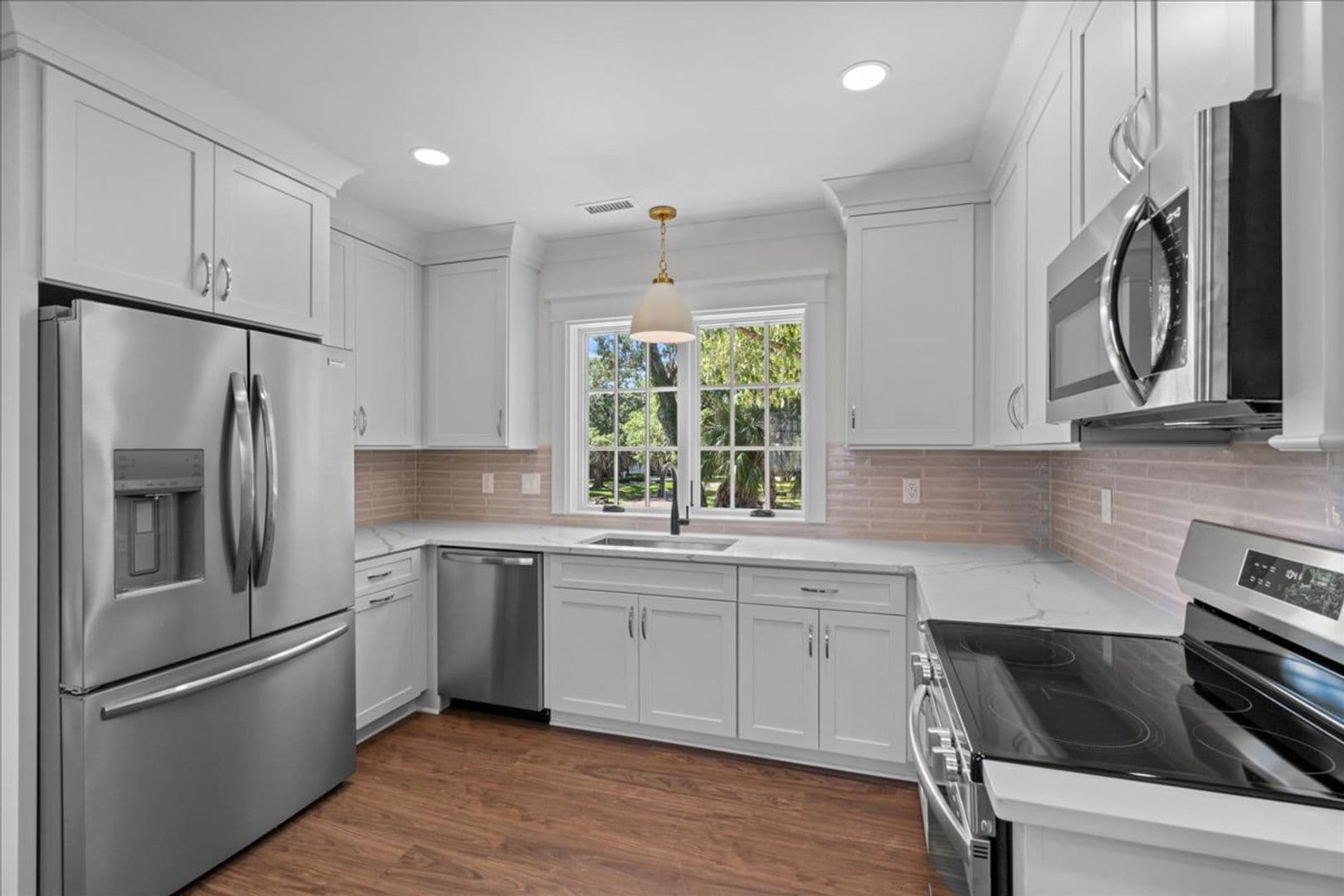 Charleston Condo: 90 Farmfield Avenue