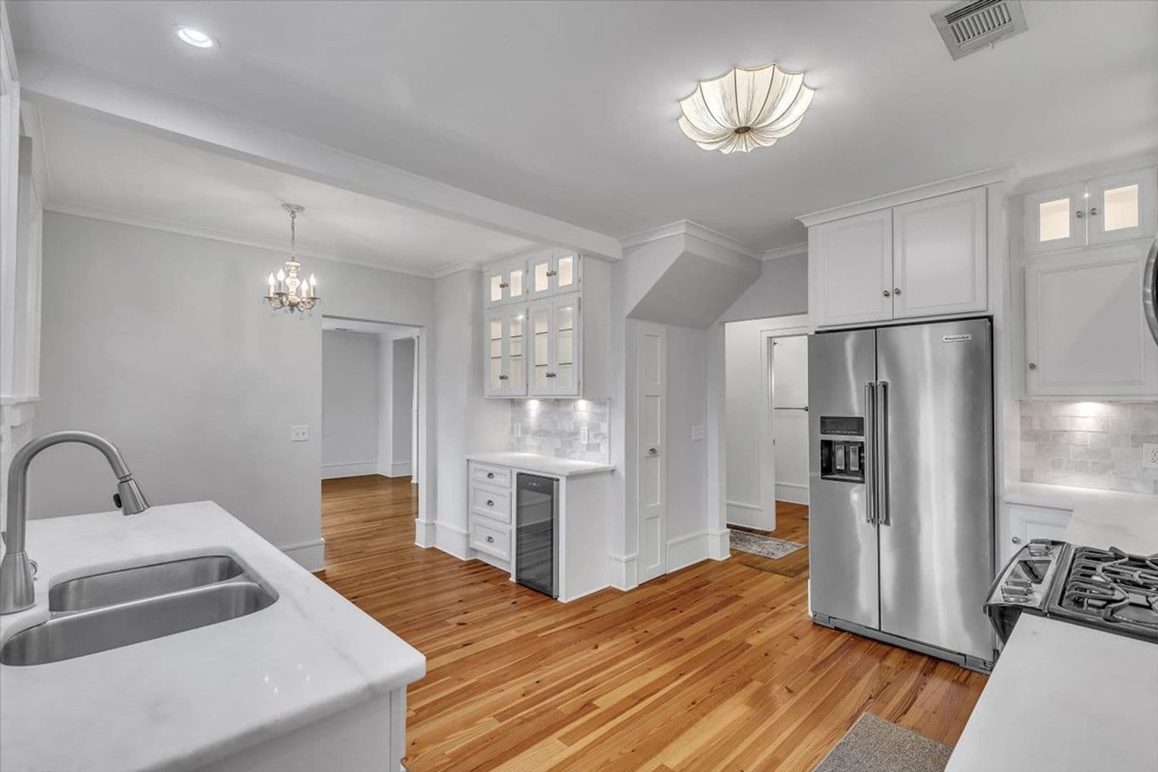 Savannah House: 331 E 54th Street