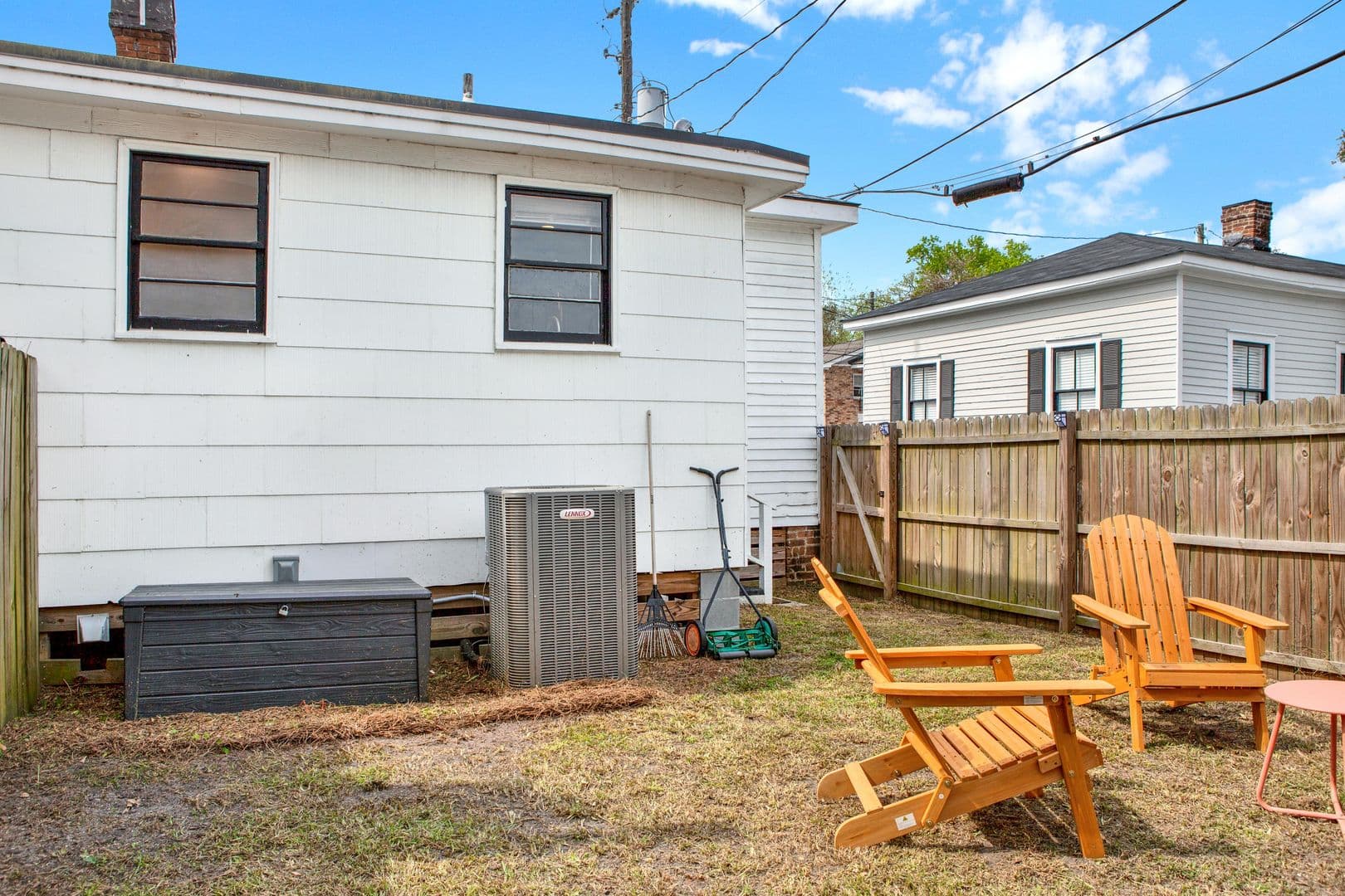 Savannah House: 1512 Barnard Street