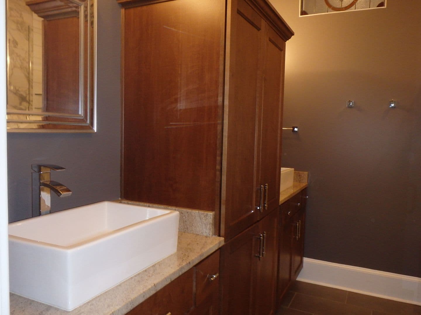 Savannah House: 325 East 49th Street
