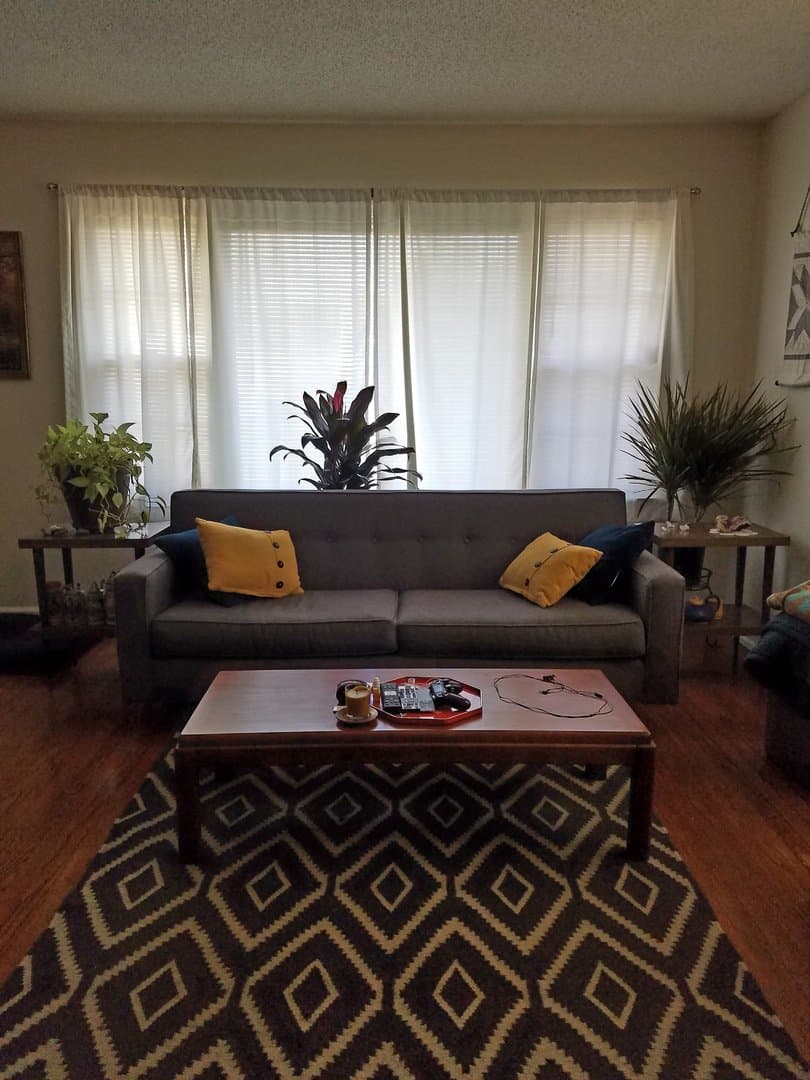 N. Charleston House: 1182 North Blvd