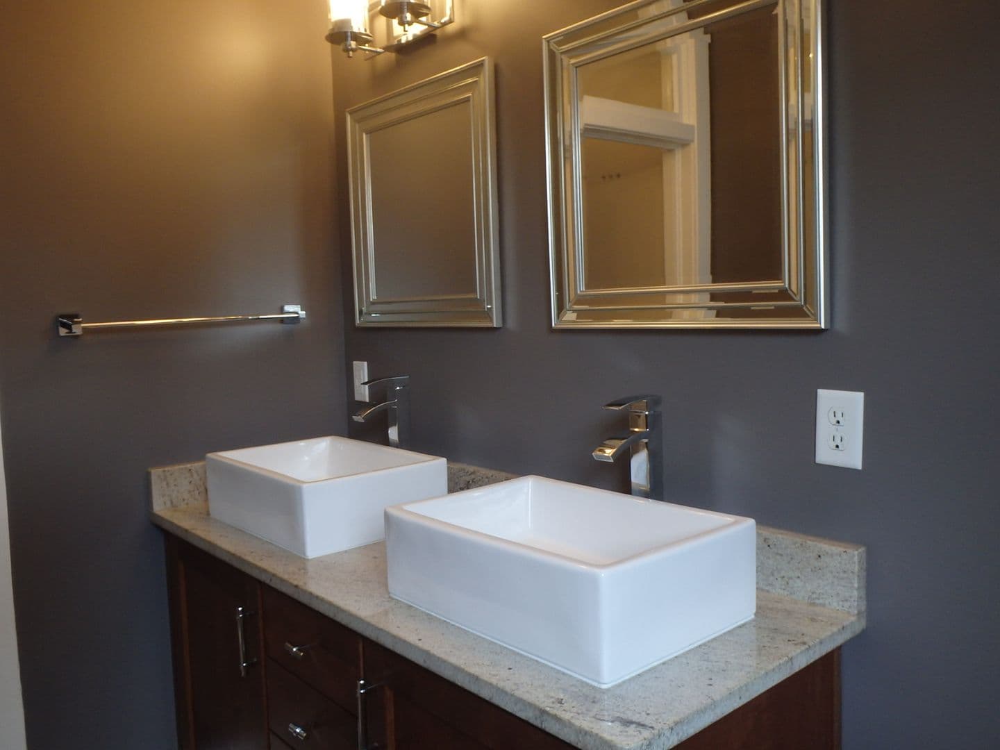 Savannah House: 325 East 49th Street