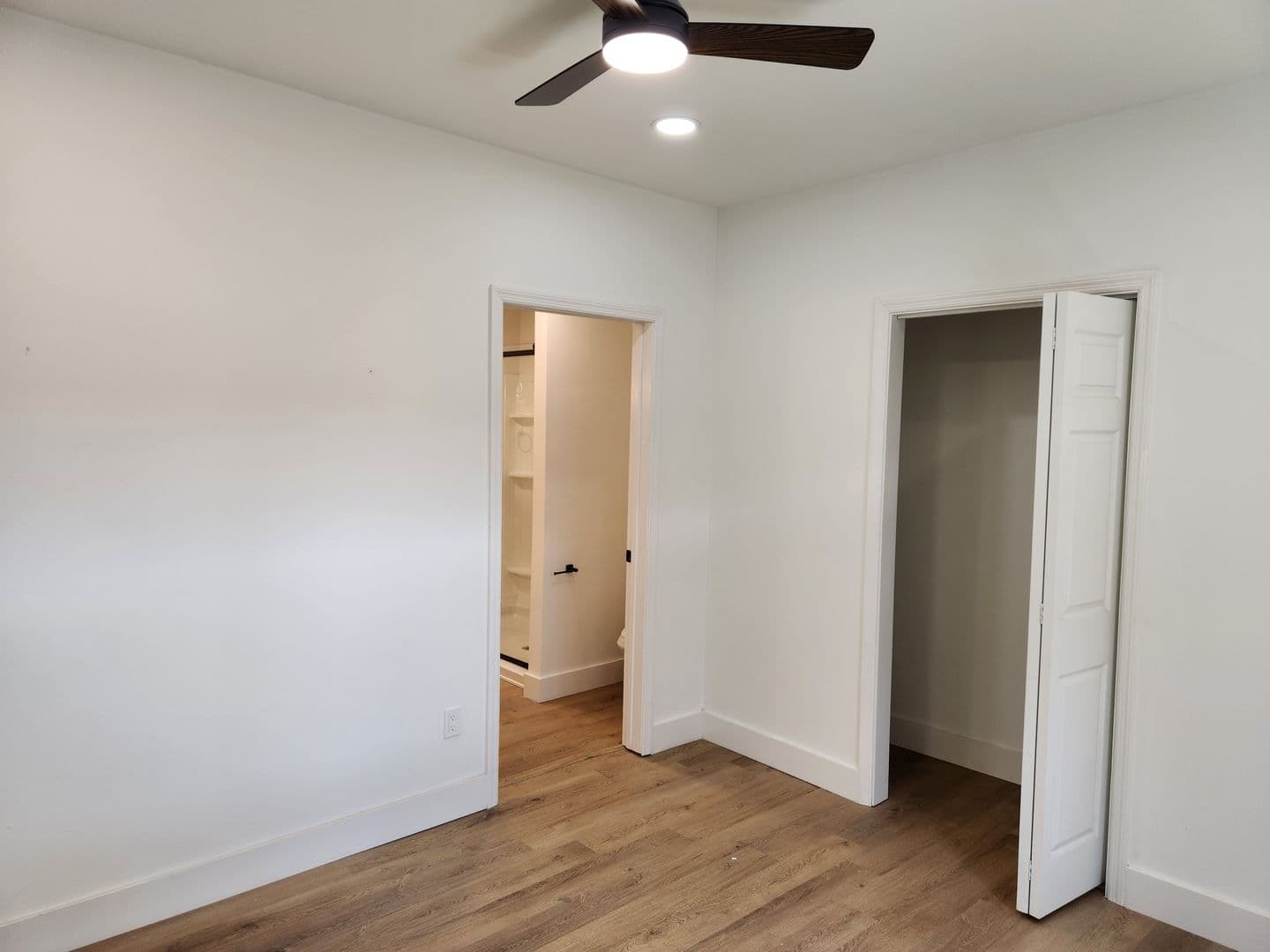 Savannah House: 422 W 42nd Street
