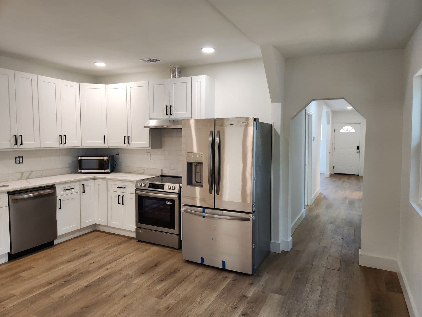 Savannah House: 422 W 42nd Street