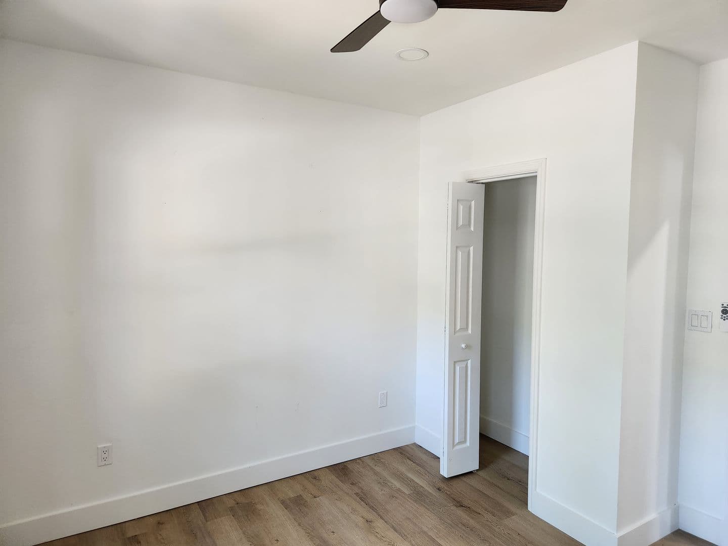 Savannah House: 422 W 42nd Street