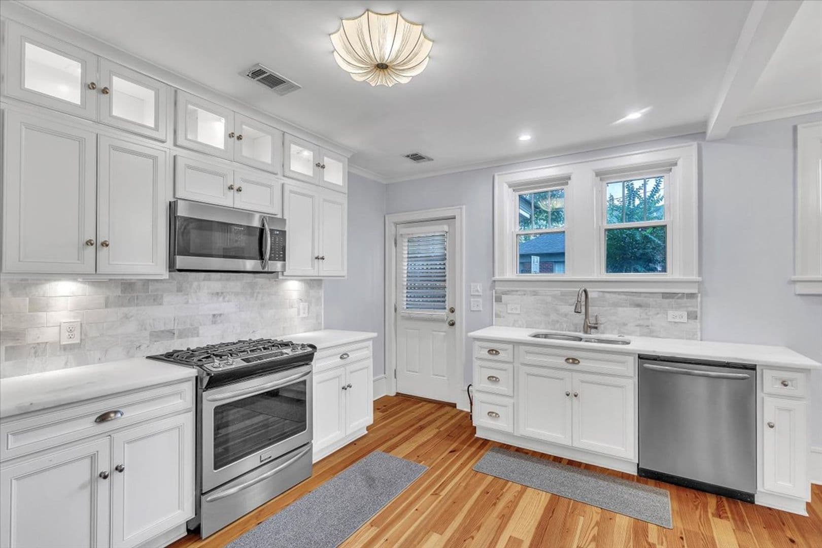 Savannah House: 331 E 54th Street