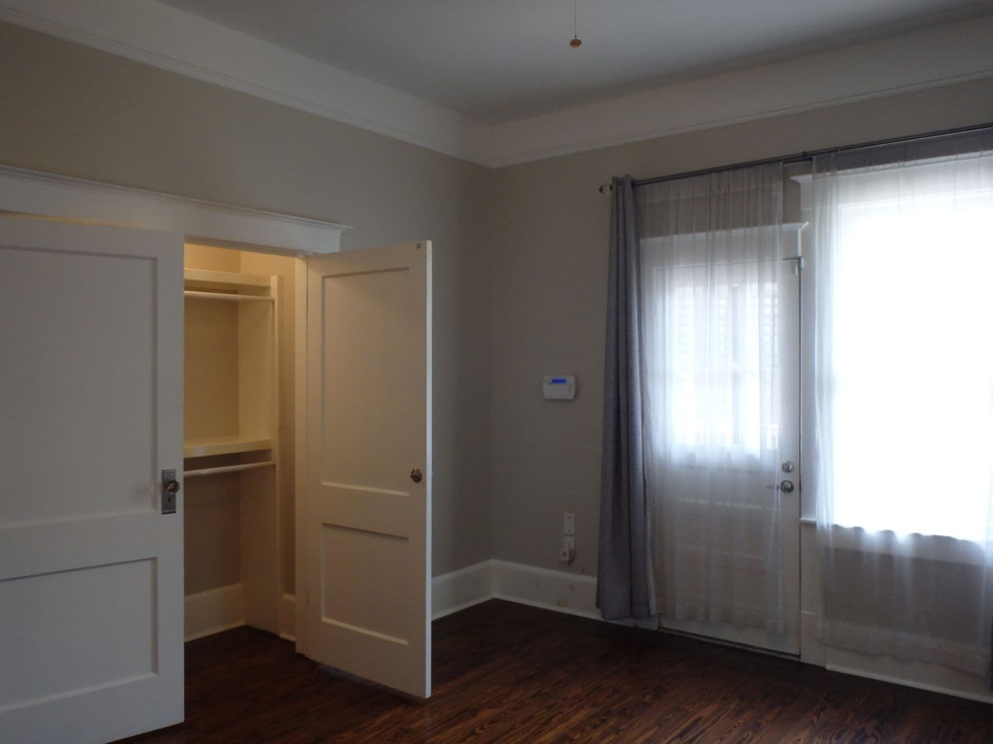 Savannah House: 325 East 49th Street