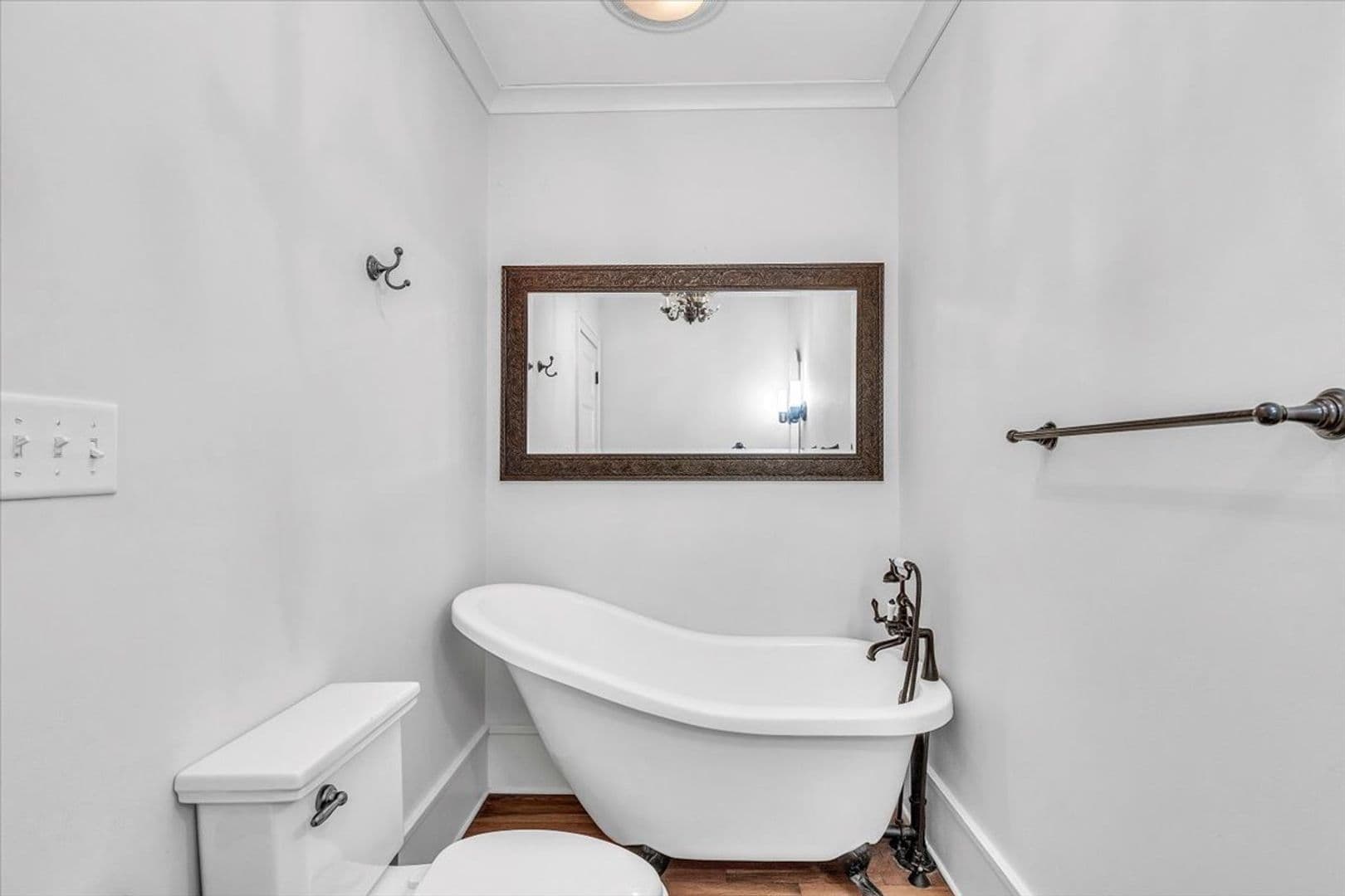 Savannah House: 331 E 54th Street
