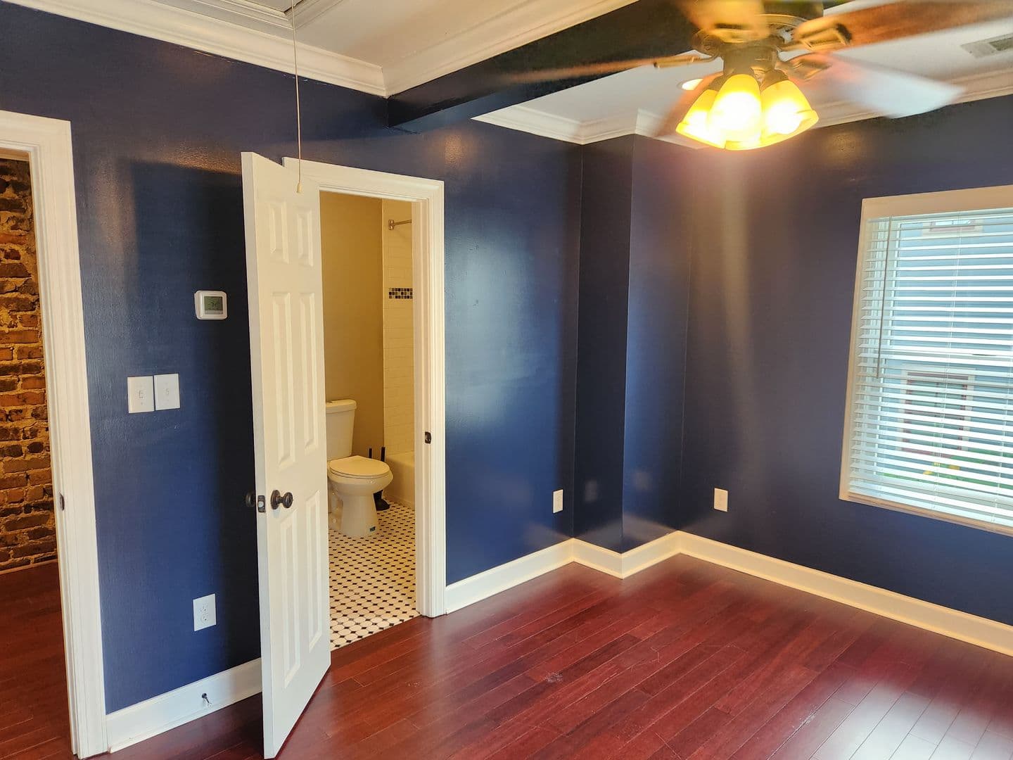 Savannah House: 836 E Park Avenue