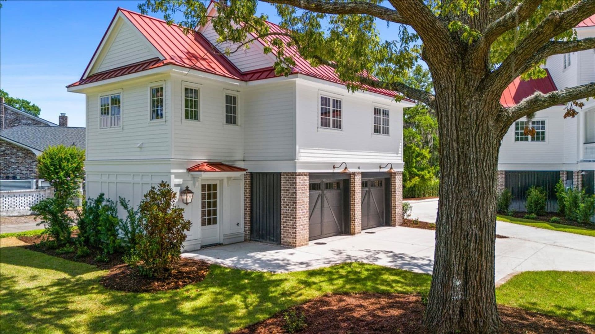 Charleston Condo: 90 Farmfield Avenue