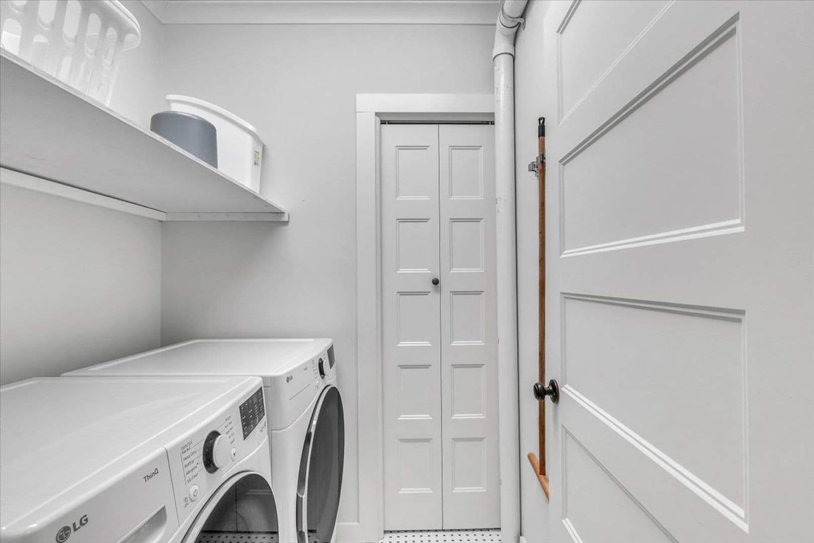 Savannah House: 331 E 54th Street