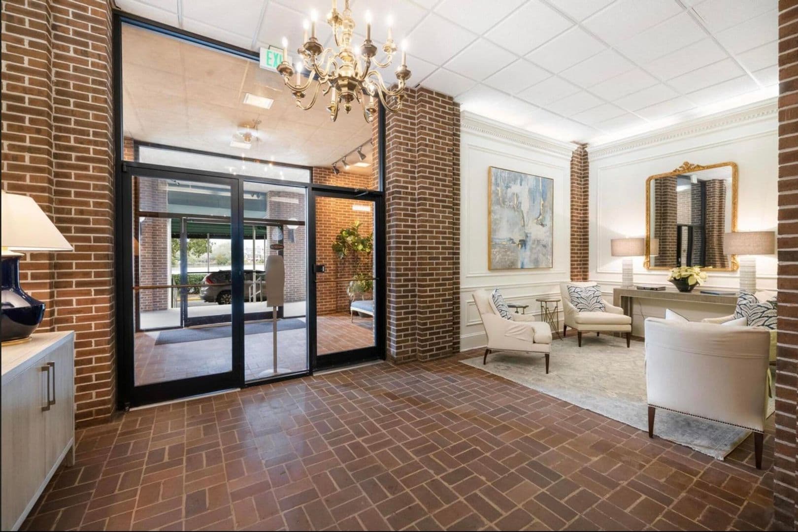 Charleston Apartment: 14 Lockwood Drive