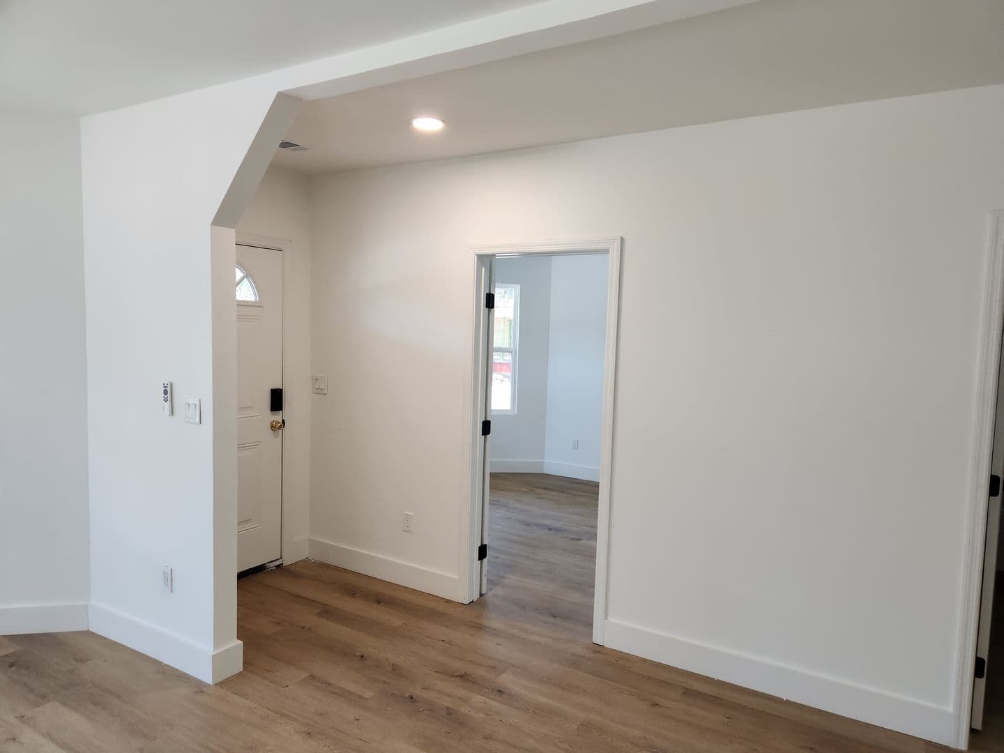 Savannah House: 422 W 42nd Street