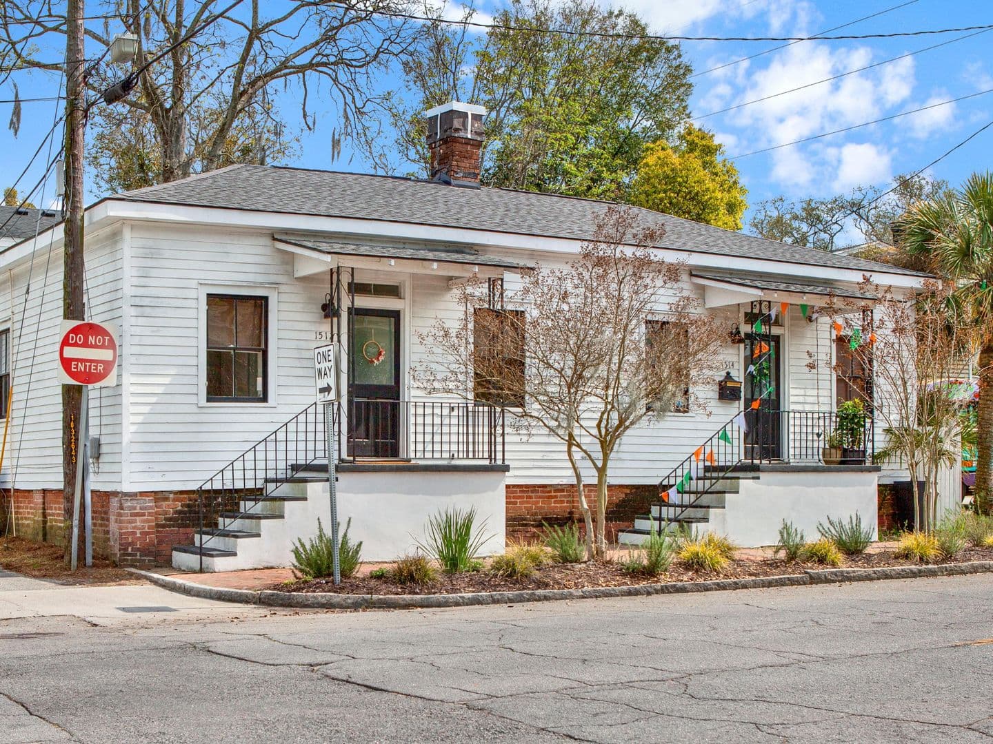 Savannah House: 1512 Barnard Street