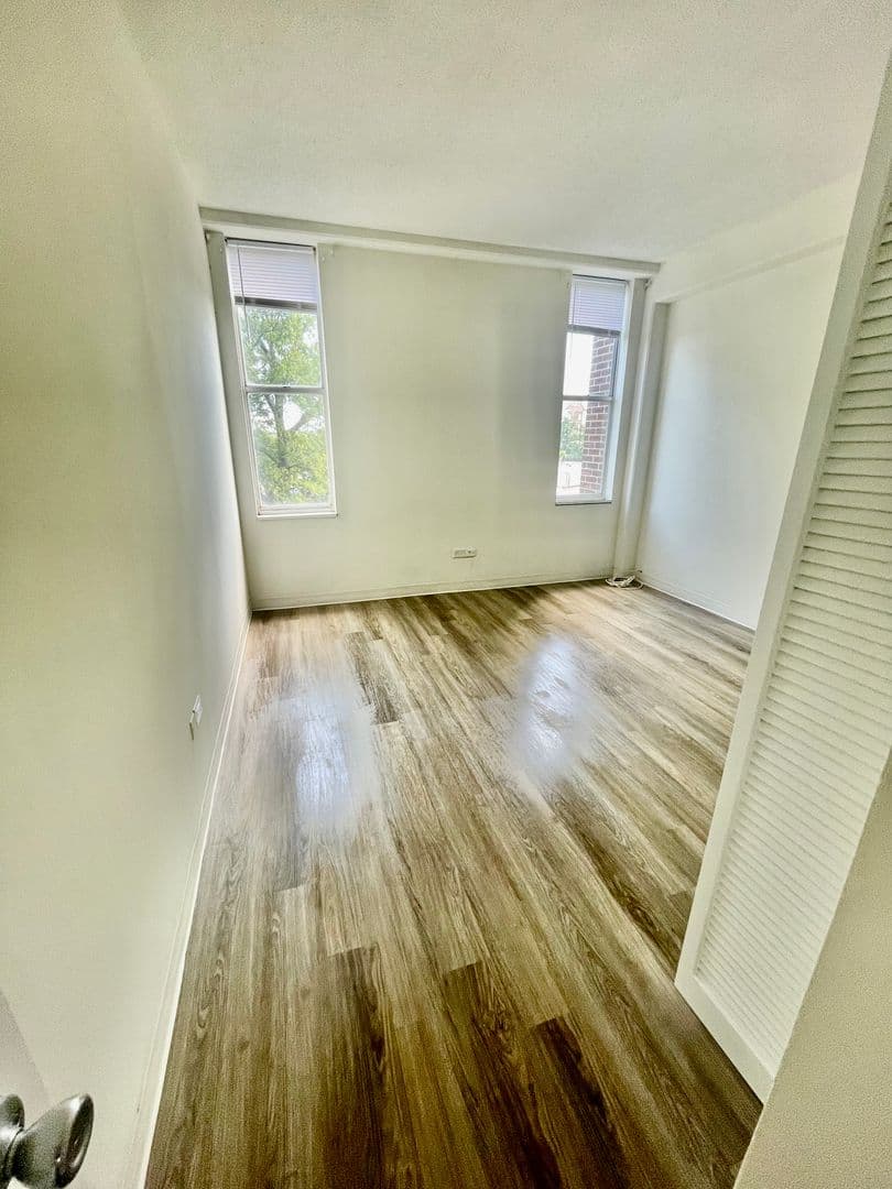 Charleston Apartment: 14 Lockwood Drive