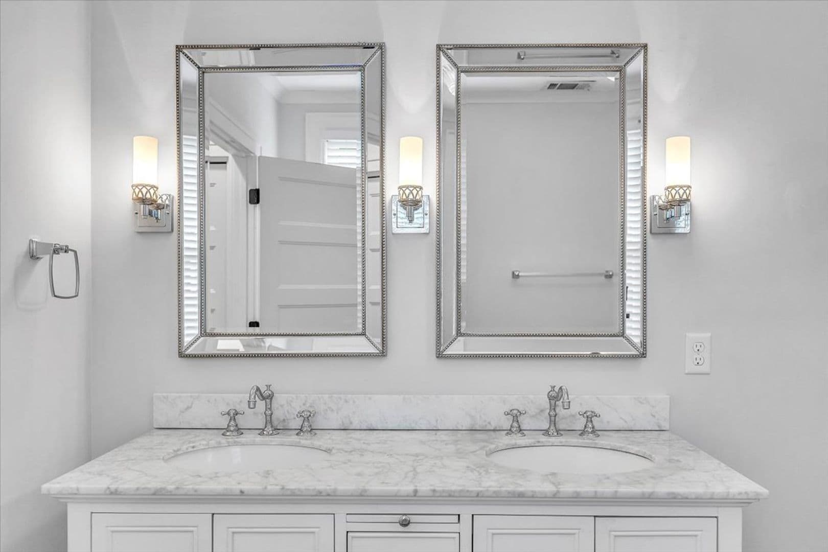 Savannah House: 331 E 54th Street