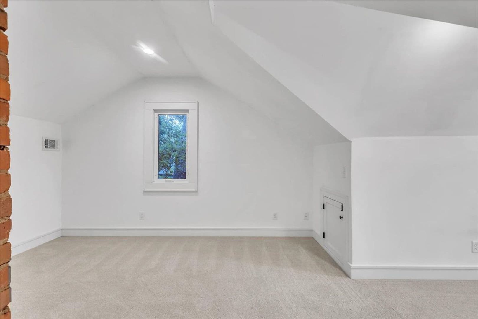 Savannah House: 331 E 54th Street