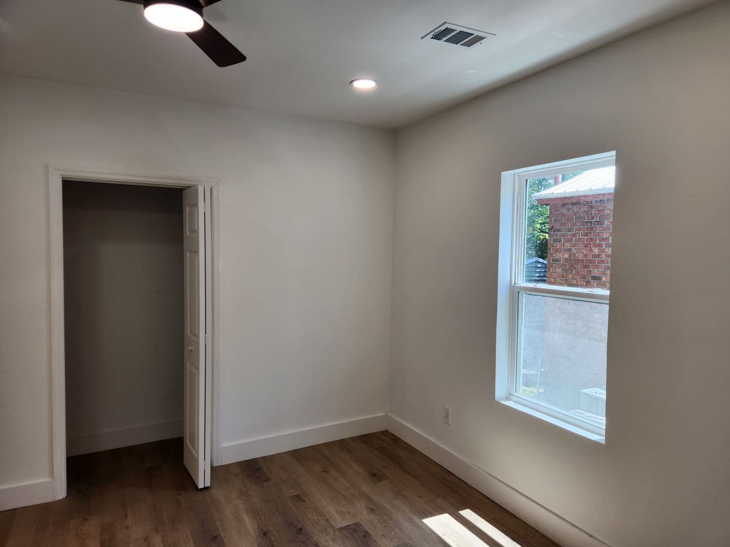 Savannah House: 422 W 42nd Street