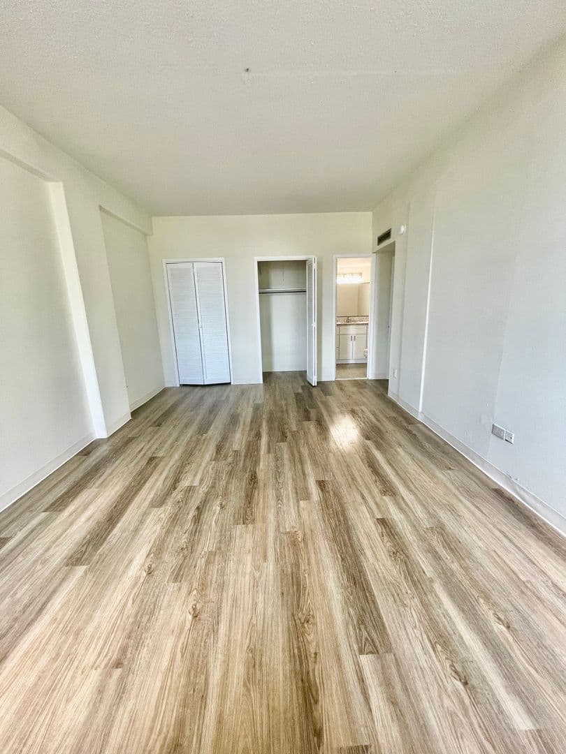 Charleston Apartment: 14 Lockwood Drive