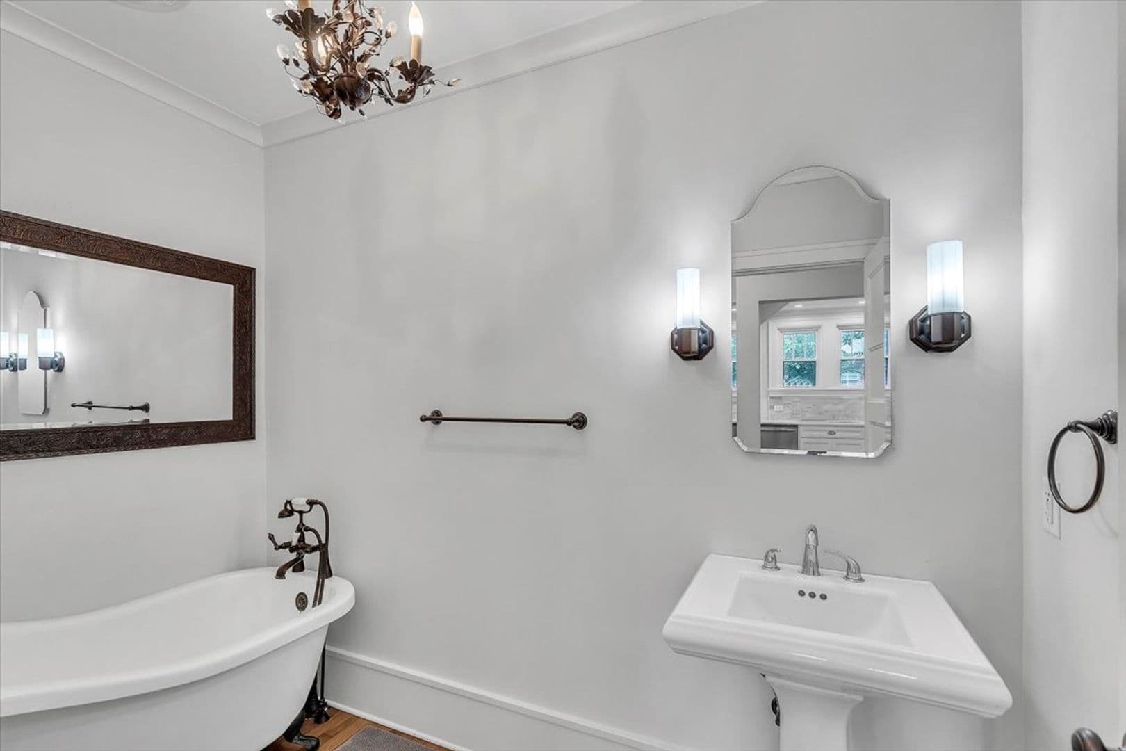 Savannah House: 331 E 54th Street